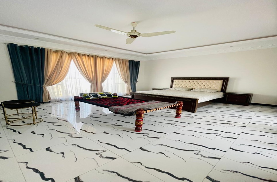 8 Kanal Farmhouse for Sale in Lahore Greenz Luxury Farmhouses, Lahore