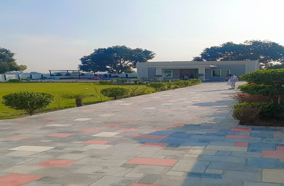 3 Kanal Farmhouse for Sale in Thethar, Lahore