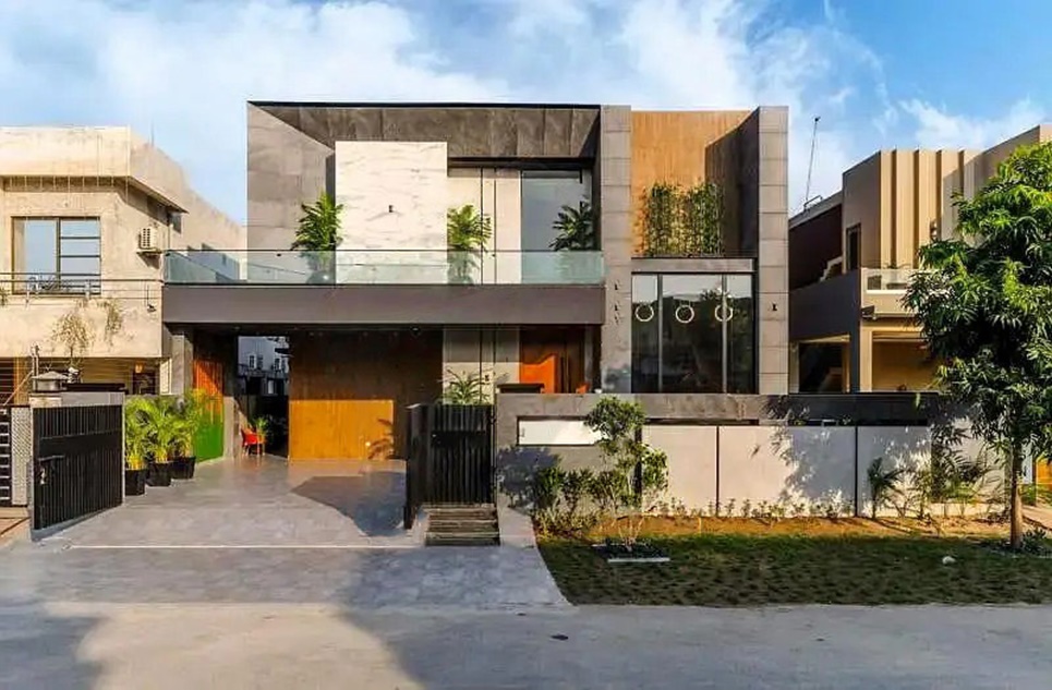 1 kanal house for rent in Phase 6 DHA Lahore