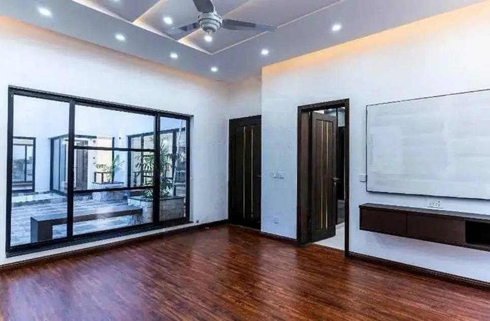 1 kanal house for rent in Phase 7 DHA Lahore