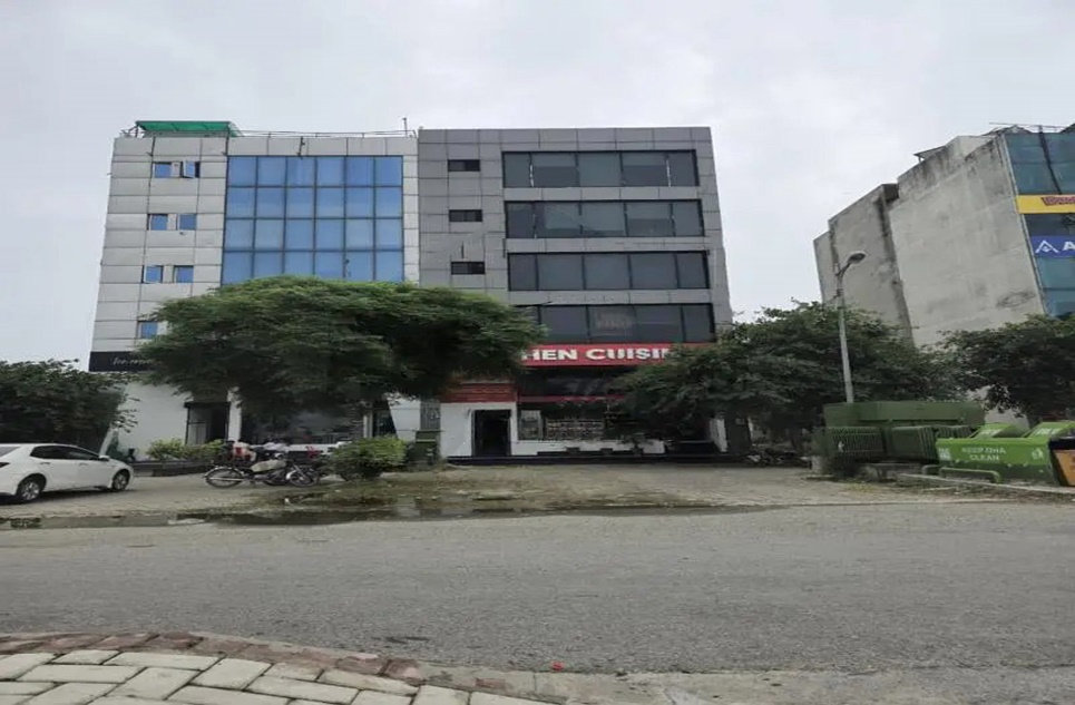 8 marla buildings plazas for rent in Phase 8 - Commercial Broadway DHA Lahore