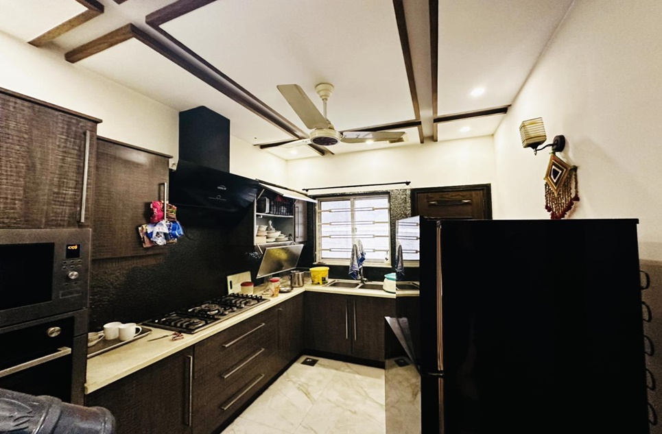 10 marla house for sale in Paragon City Lahore
