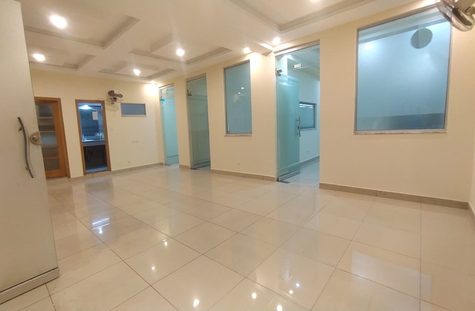 1300 square feet office for rent in G-11 Islamabad