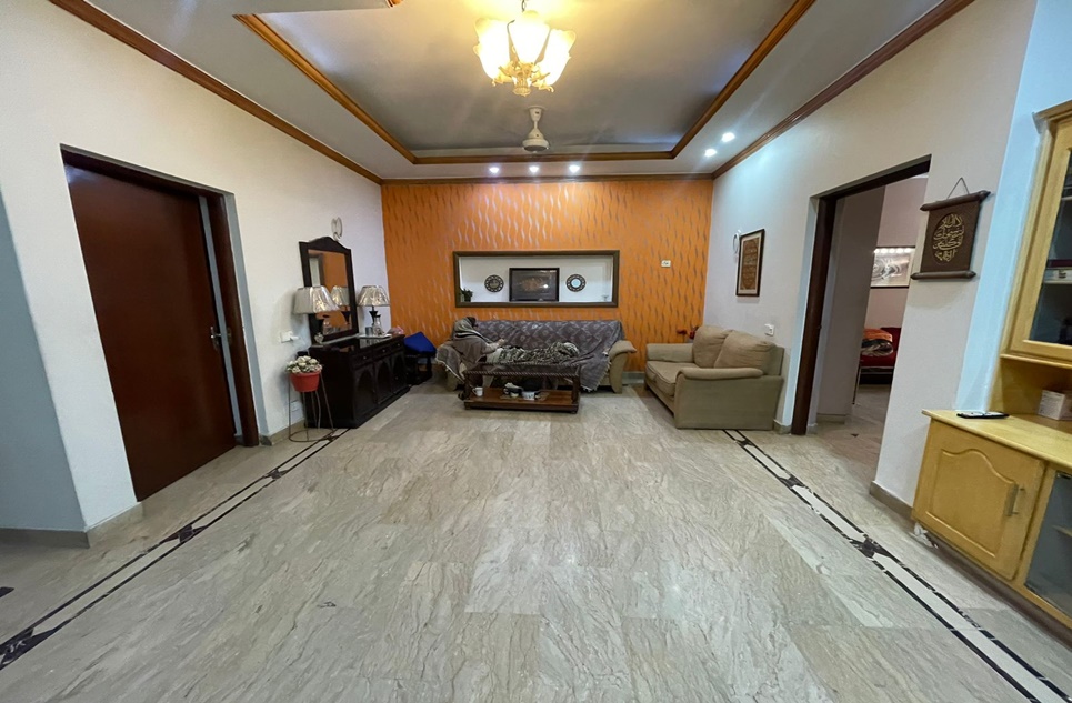 7.50 marla house for sale in Johar Town Lahore