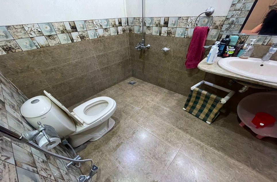7.50 marla house for sale in Johar Town Lahore