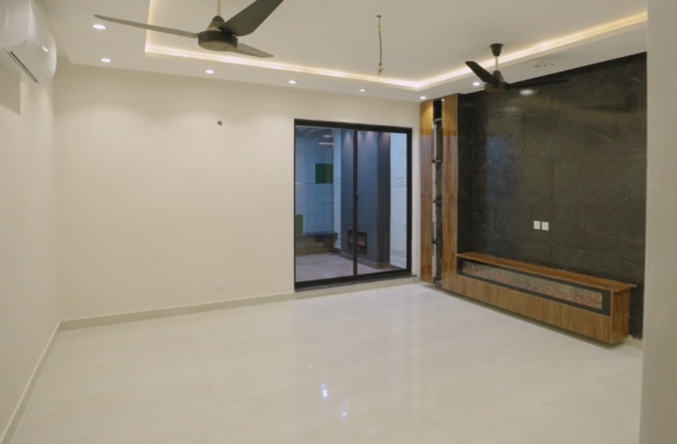1 Kanal House for Sale in W Block, Phase 7, DHA, Lahore