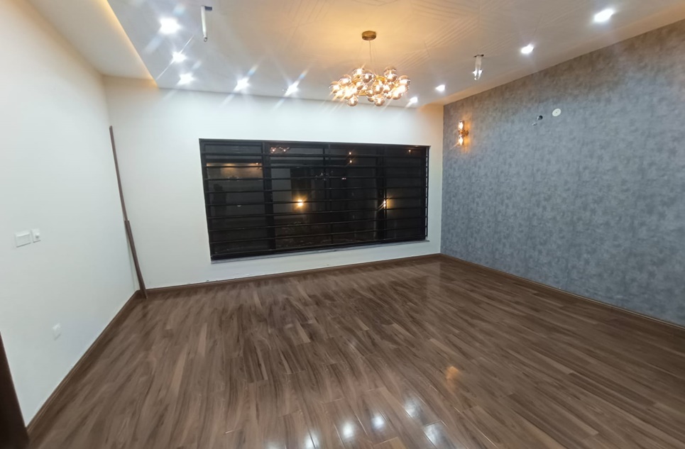 1 kanal house for sale in Phase 2 NFC Lahore
