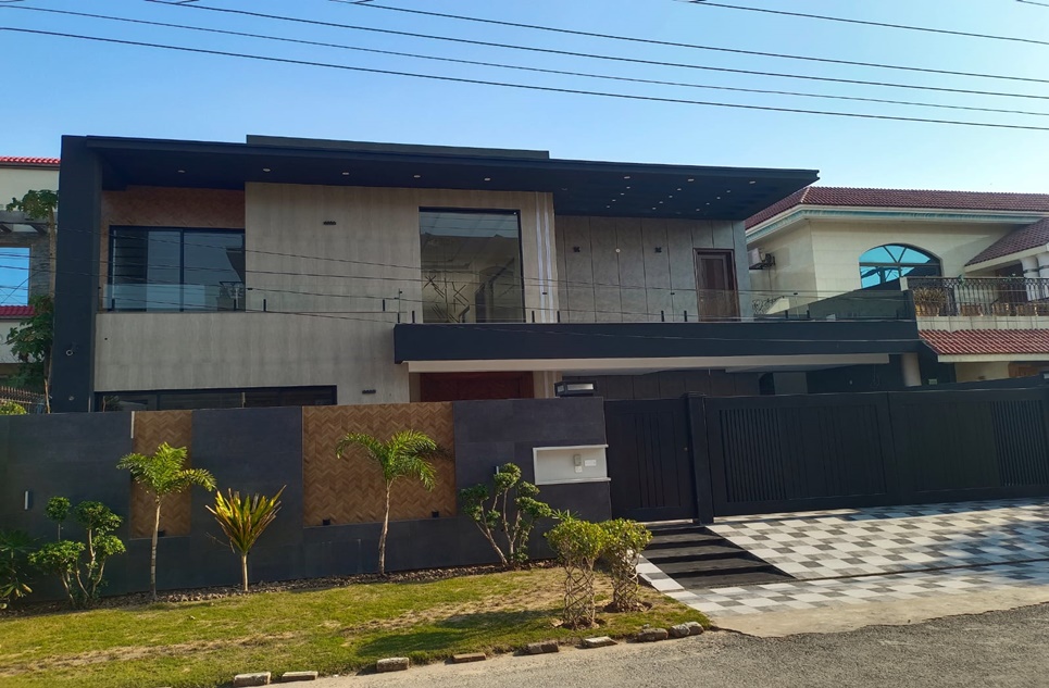 1 kanal house for sale in Phase 2 NFC Lahore