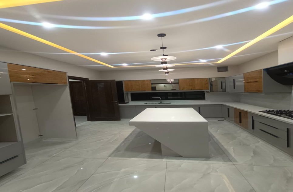 1 kanal house for sale in Phase 2 NFC Lahore