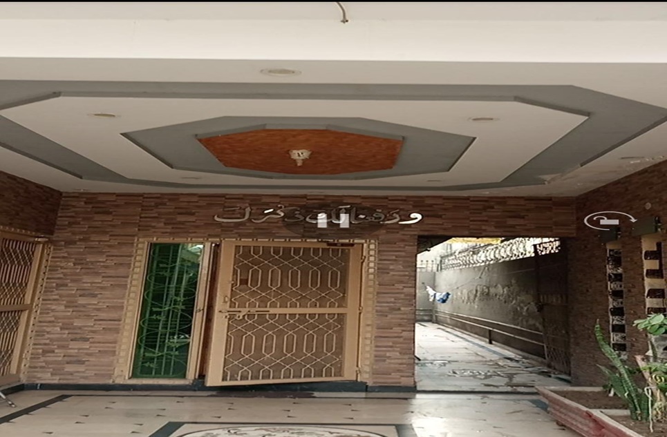 10 marla house for sale in Allama Iqbal Town Lahore