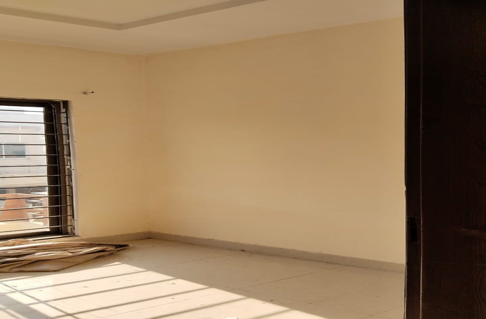 7 marla house for sale in Bahria Town Lahore