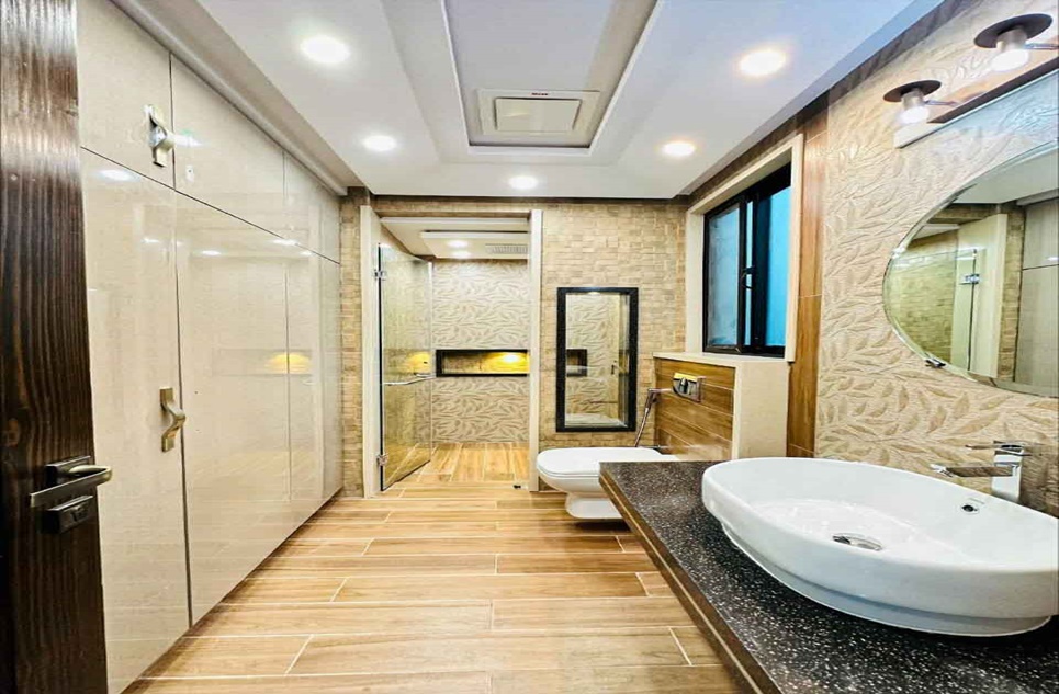 10 marla house for sale in Phase 6 DHA Lahore