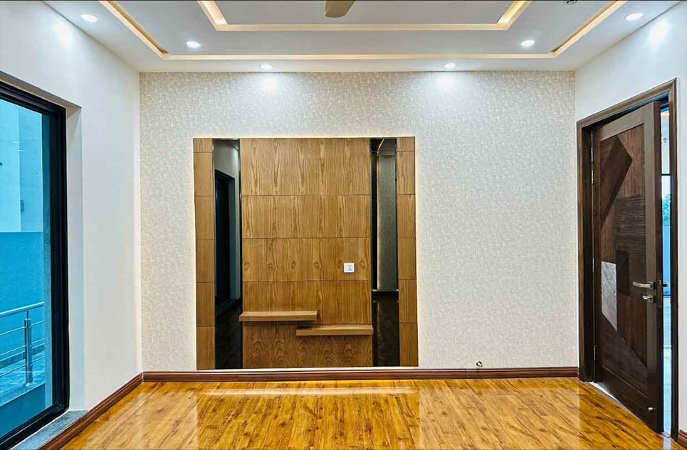 10 marla house for sale in Phase 6 DHA Lahore
