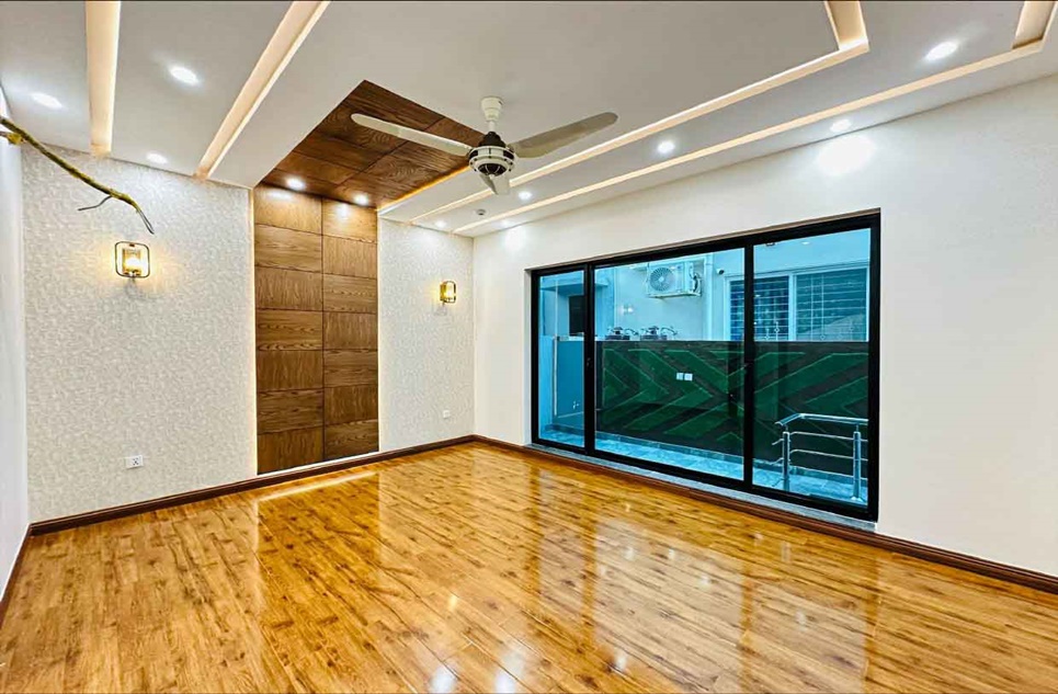 10 marla house for sale in Phase 6 DHA Lahore