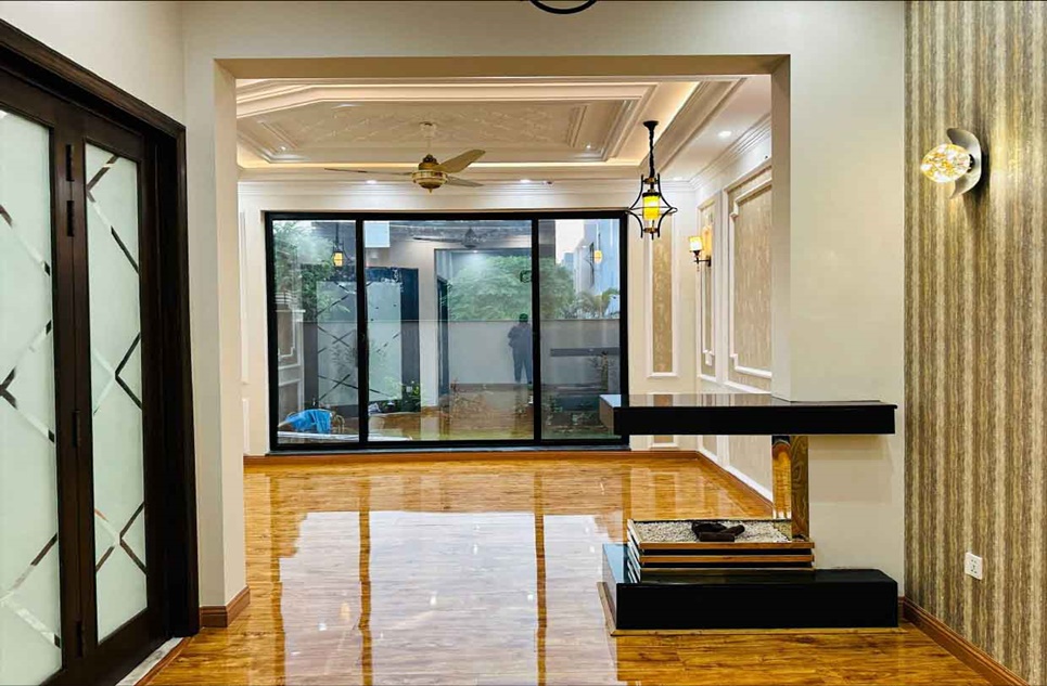 10 marla house for sale in Phase 6 DHA Lahore