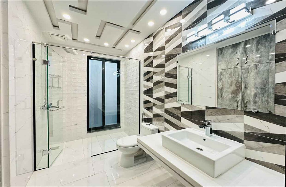 10 marla house for sale in Phase 6 DHA Lahore