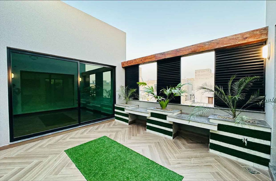 10 marla house for sale in Phase 6 DHA Lahore