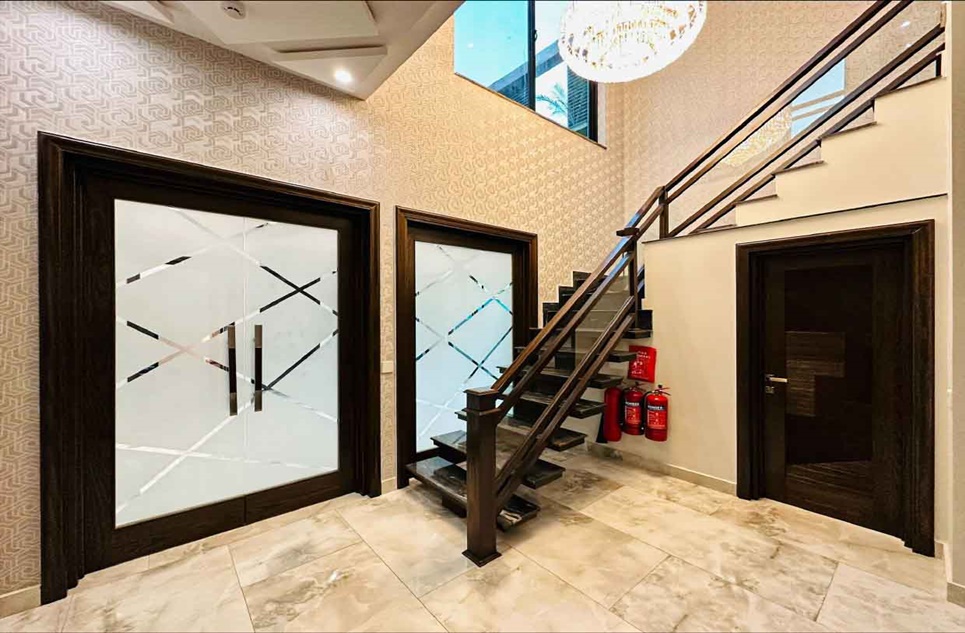 10 marla house for sale in Phase 6 DHA Lahore
