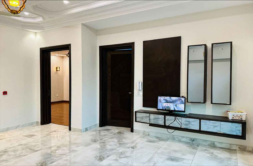 10 marla house for sale in Phase 6 DHA Lahore