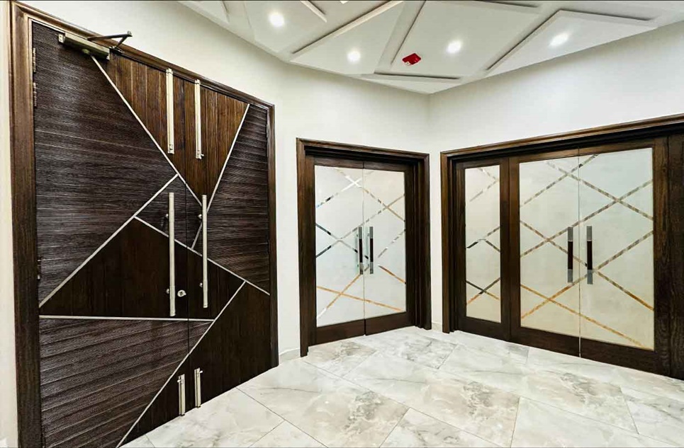 10 marla house for sale in Phase 6 DHA Lahore
