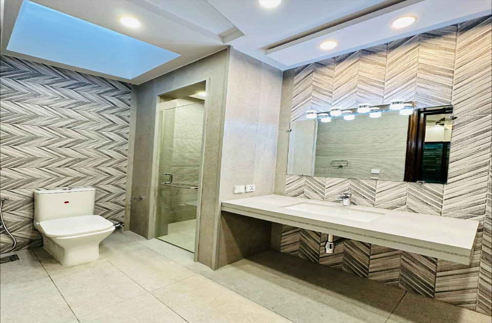 10 marla house for sale in Phase 6 DHA Lahore