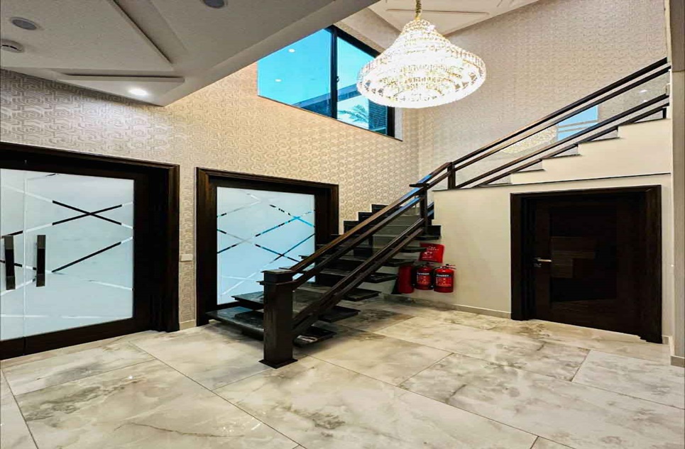 10 marla house for sale in Phase 6 DHA Lahore