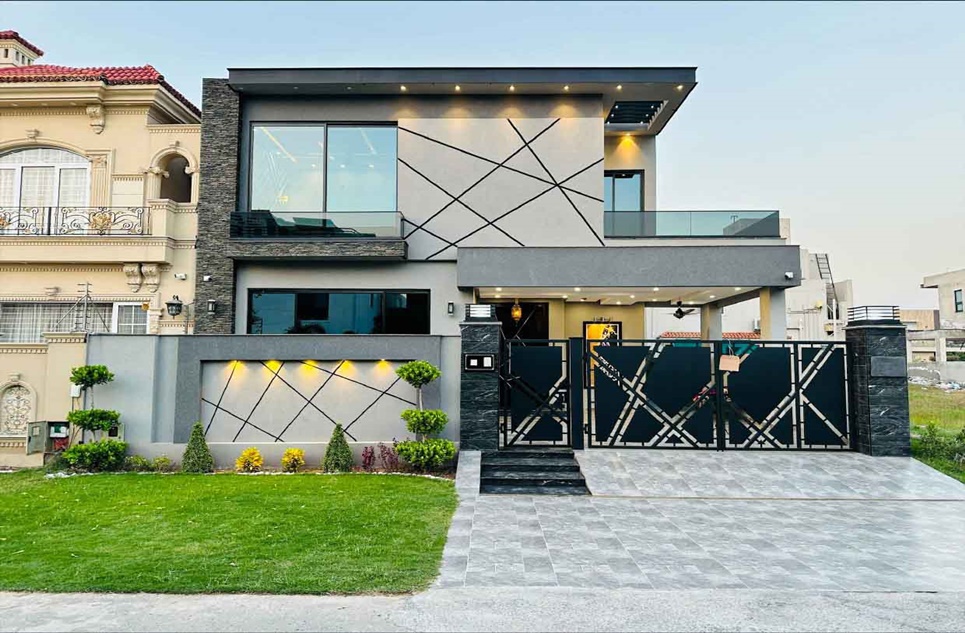 10 marla house for sale in Phase 6 DHA Lahore