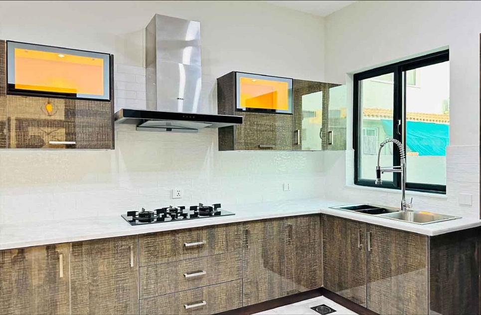 10 marla house for sale in Phase 6 DHA Lahore