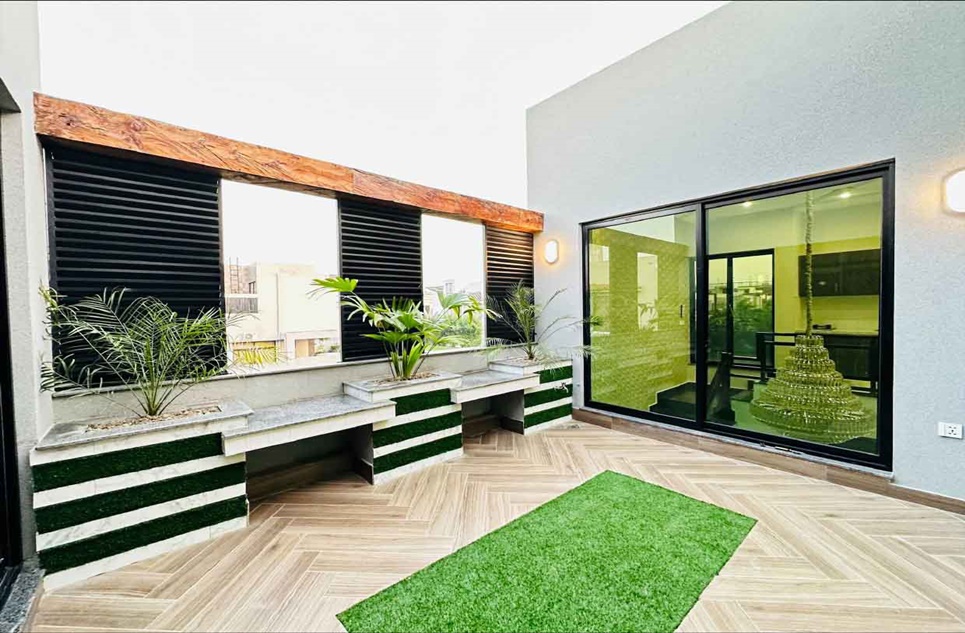 10 marla house for sale in Phase 6 DHA Lahore