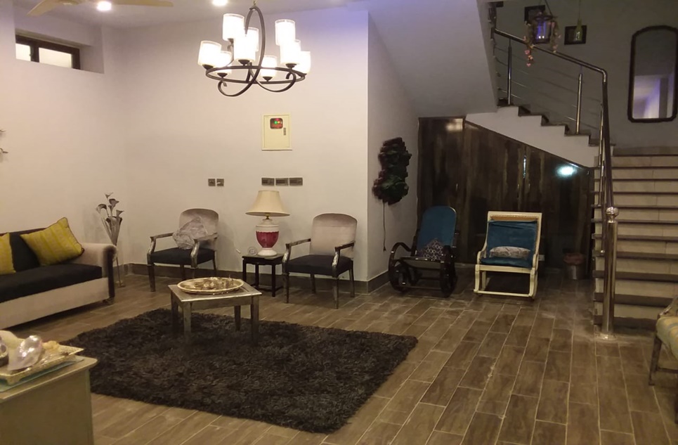 200 square yard house for sale in Tariq Road Karachi