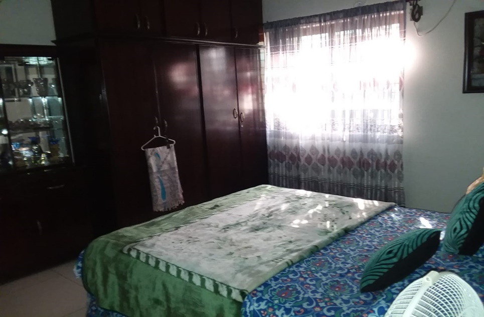 200 square yard house for sale in Tariq Road Karachi