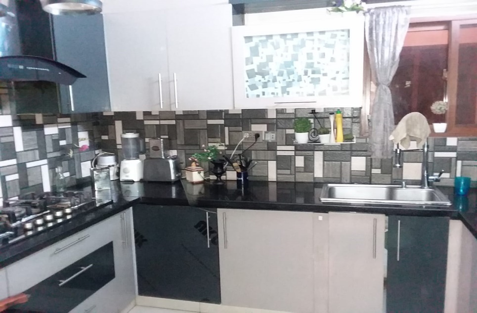 200 square yard house for sale in Tariq Road Karachi