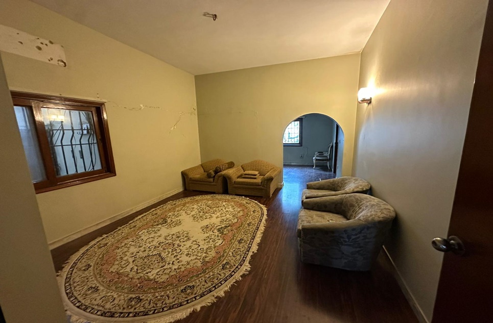 2000 square yard house for sale in Tipu Sultan Road Karachi