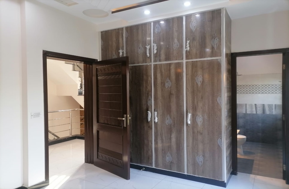 5 marla house for sale in DHA Lahore