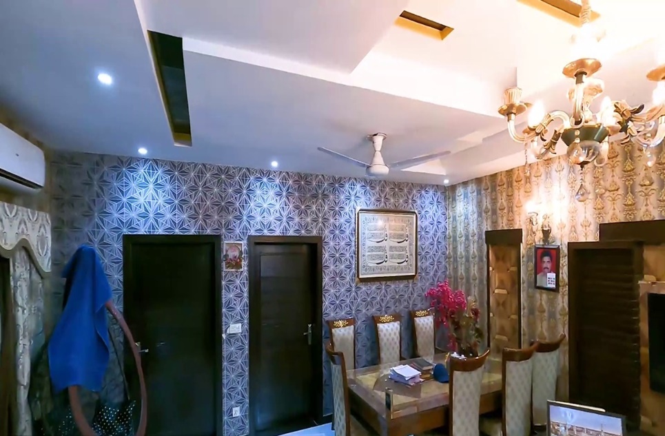 8 marla house for sale in Johar Town Lahore