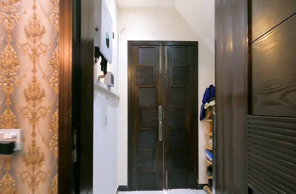 8 marla house for sale in Johar Town Lahore