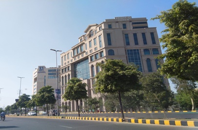 806 square feet office for rent in Jail Road Lahore
