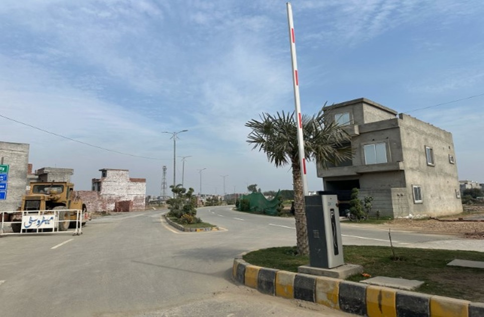 3 marla plot for sale in Metro City Lahore