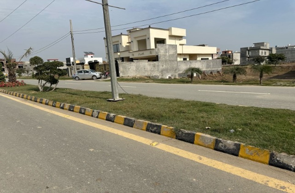 3 marla plot for sale in Metro City Lahore