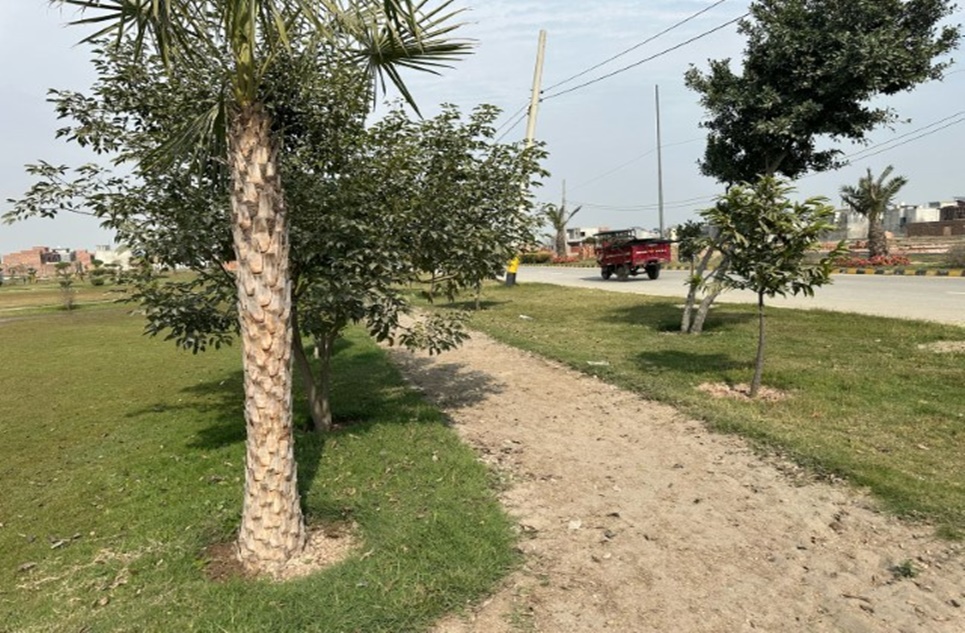 5 marla plot for sale in Metro City Lahore