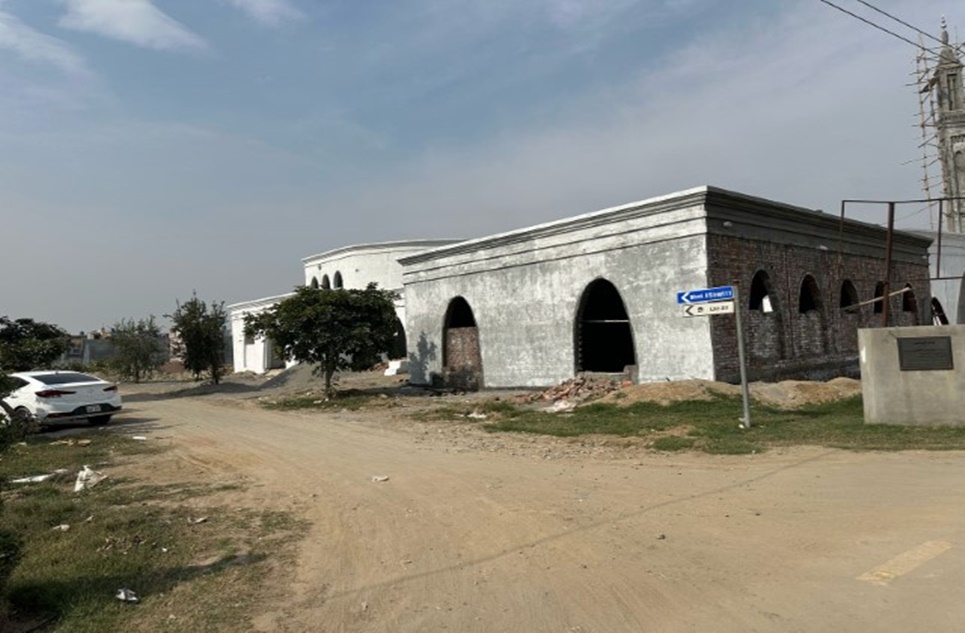 5 marla plot for sale in Metro City Lahore