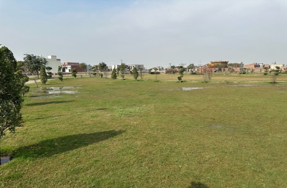 5 marla plot for sale in Metro City Lahore