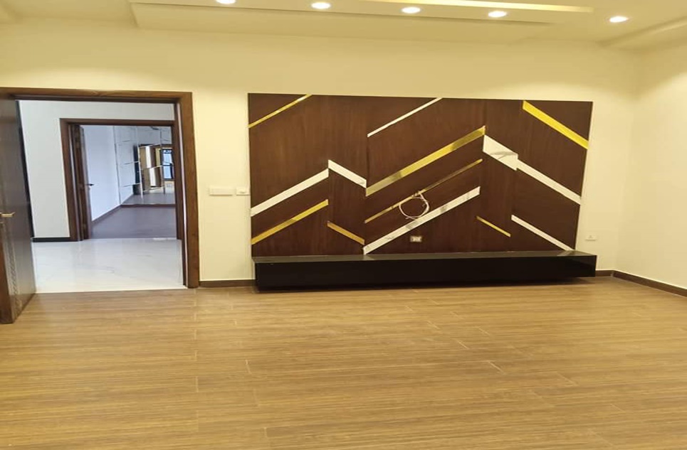 1 kanal house for sale in Abdullah Garden Faisalabad
