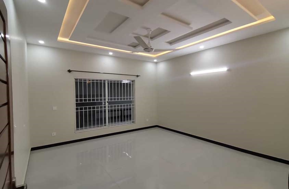 1 kanal house for sale in Phase 2 DHA Islamabad