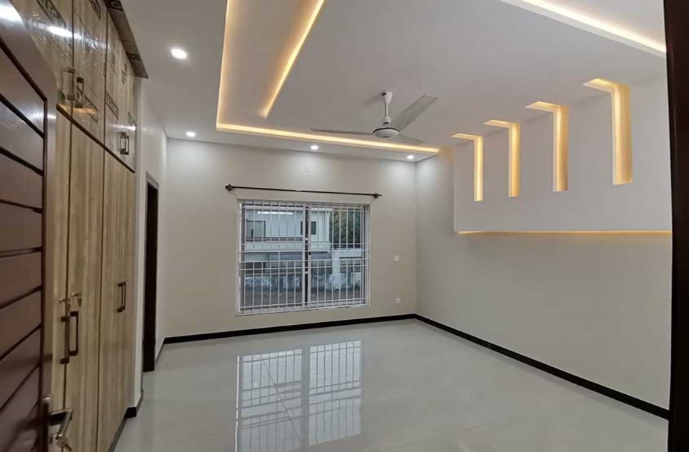 1 kanal house for sale in Phase 2 DHA Islamabad