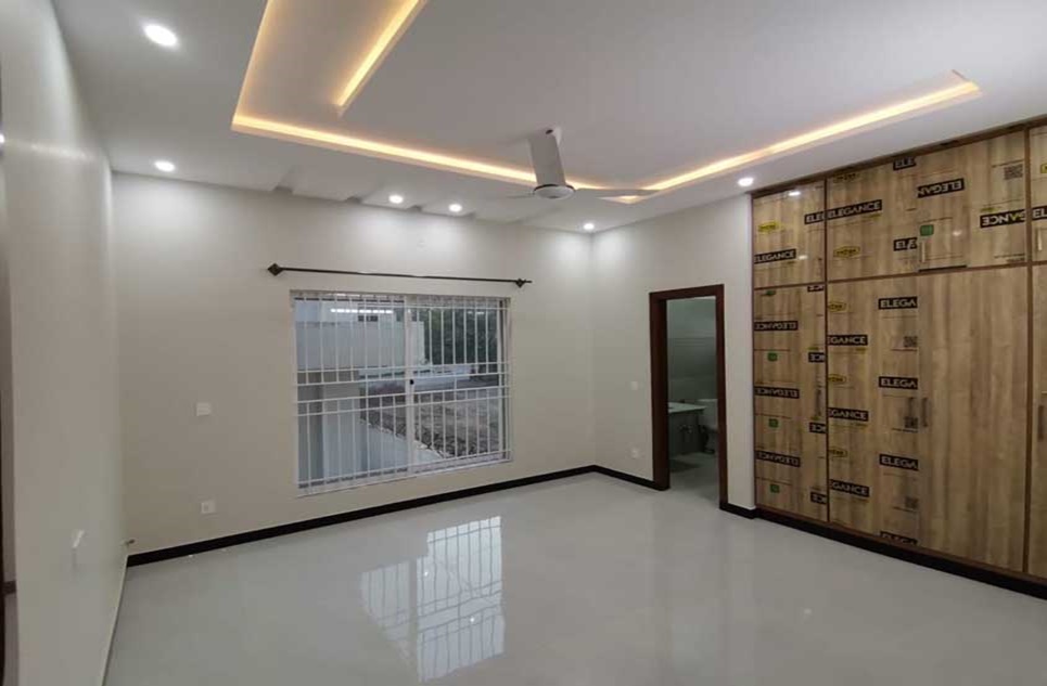 1 kanal house for sale in Phase 2 DHA Islamabad