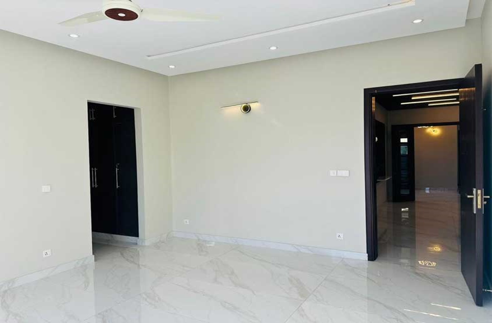 1 kanal house for sale in Phase 2 DHA Islamabad