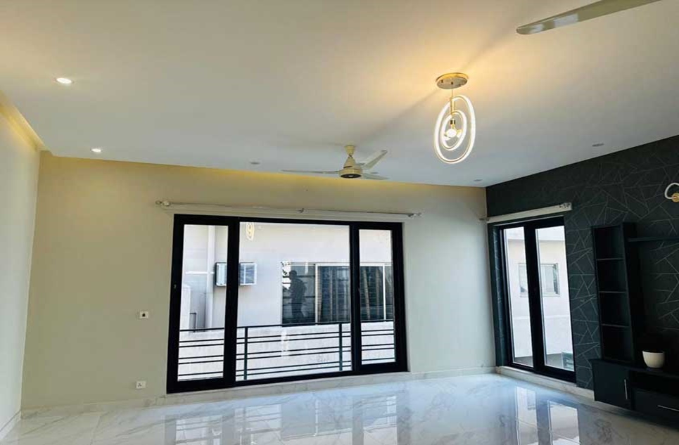 1 kanal house for sale in Phase 2 DHA Islamabad