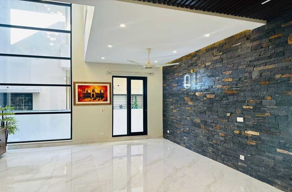 1 kanal house for sale in Phase 2 DHA Islamabad