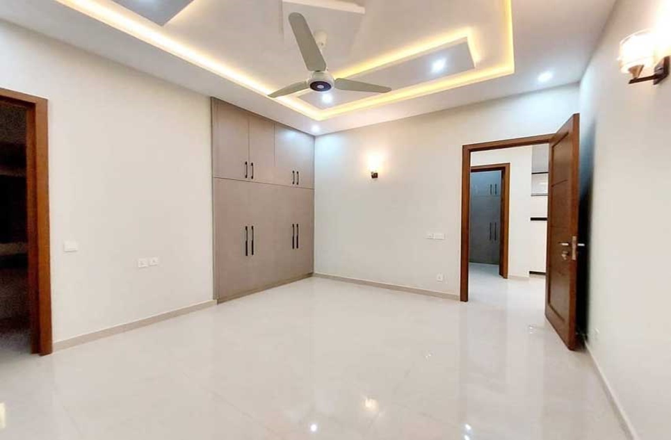 1 kanal house for sale in Phase 2 DHA Islamabad